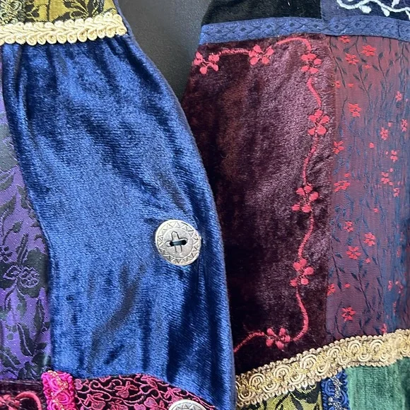 Vintage velvet embossed patchwork vest - Picture 5 of 16